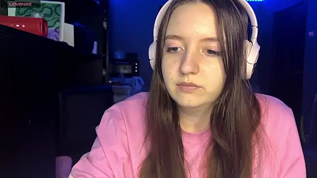 LauretteRagar online show from 09-25-25, 05:05