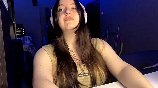 LauretteRagar online show from 10-17-25, 04:42