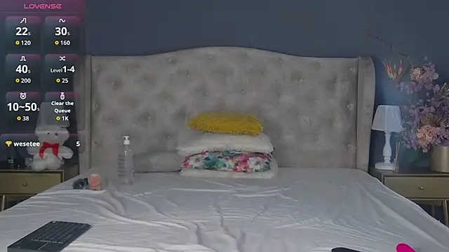 Snapshot of Leah_Brooks chatting on 11-13-25, 05:28 Leah Brooks online show from 11-13-25, 05:28