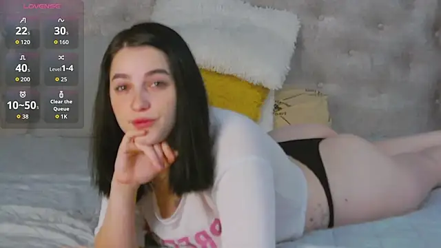 Snapshot of Leah_Brooks chatting on 11-25-25, 05:07 Leah Brooks online show from 11-25-25, 05:07