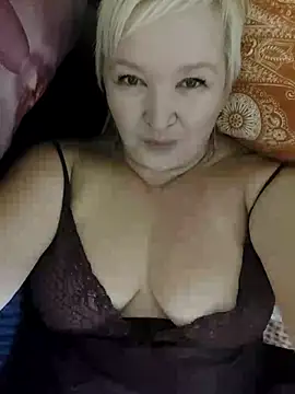 Snapshot of ForgeMeNot51 chatting on 10-23-25, 05:18 ForgeMeNot51 online show from 10-23-25, 05:18