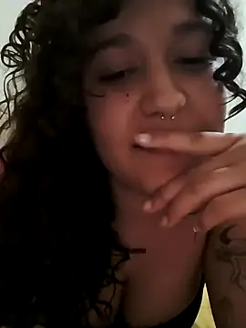 Snapshot of Nuria77 chatting on 11-08-25, 02:34 Nuria77 online show from 11-08-25, 02:34