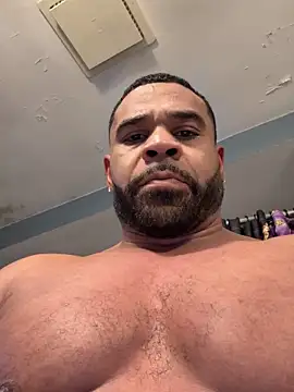 Snapshot of StrongP1738 chatting on 12-20-25, 05:42 StrongP1738 online show from 12-20-25, 05:42