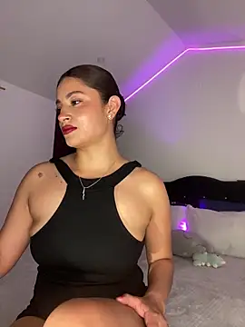 Snapshot of MiaAlarie chatting on 01-15-26, 05:12 MiaAlarie online show from 01-15-26, 05:12