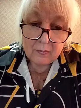 Alexia64231 online show from 11-04-25, 09:08