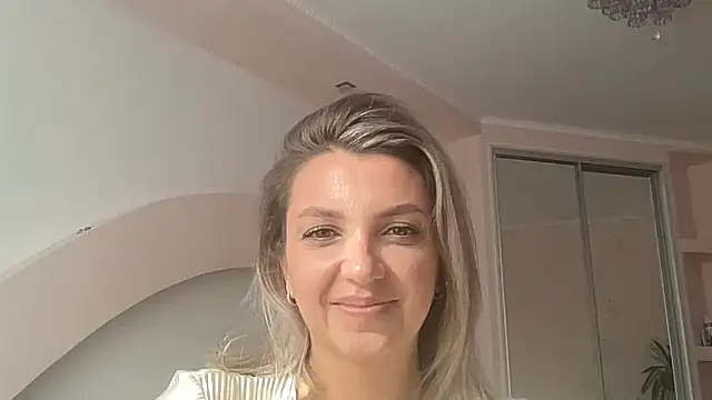 Snapshot of Beautysoul_ chatting on 09-18-25, 11:23 Beautysoul online show from 09-18-25, 11:23