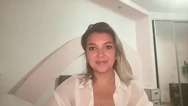 Snapshot of Beautysoul_ chatting on 09-22-25, 04:31 Beautysoul online show from 09-22-25, 04:31