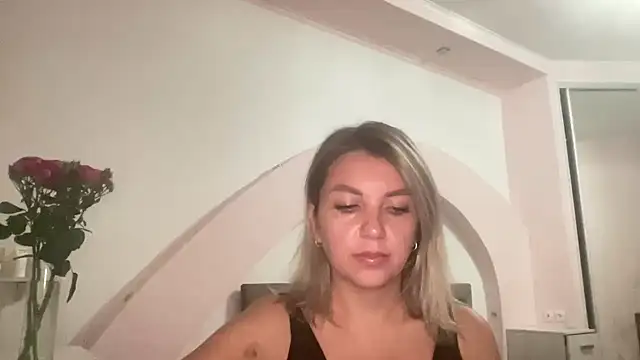 Snapshot of Beautysoul_ chatting on 09-24-25, 04:43 Beautysoul online show from 09-24-25, 04:43