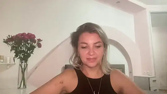 Snapshot of Beautysoul_ chatting on 09-25-25, 04:43 Beautysoul online show from 09-25-25, 04:43