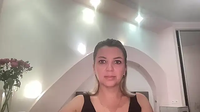 Snapshot of Beautysoul_ chatting on 09-28-25, 04:34 Beautysoul online show from 09-28-25, 04:34