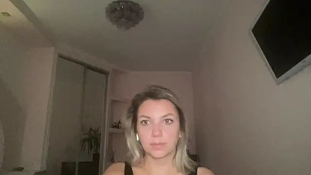 Snapshot of Beautysoul_ chatting on 10-03-25, 07:55 Beautysoul online show from 10-03-25, 07:55