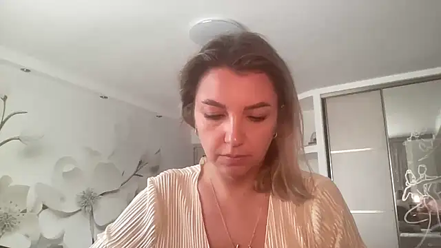 Snapshot of Beautysoul_ chatting on 10-05-25, 12:36 Beautysoul online show from 10-05-25, 12:36