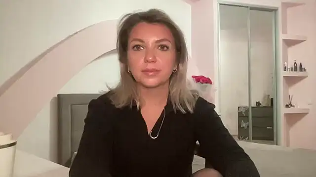 Snapshot of Beautysoul_ chatting on 10-11-25, 03:21 Beautysoul online show from 10-11-25, 03:21