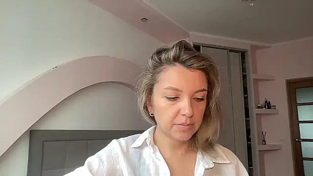 Snapshot of Beautysoul_ chatting on 10-12-25, 08:57 Beautysoul online show from 10-12-25, 08:57