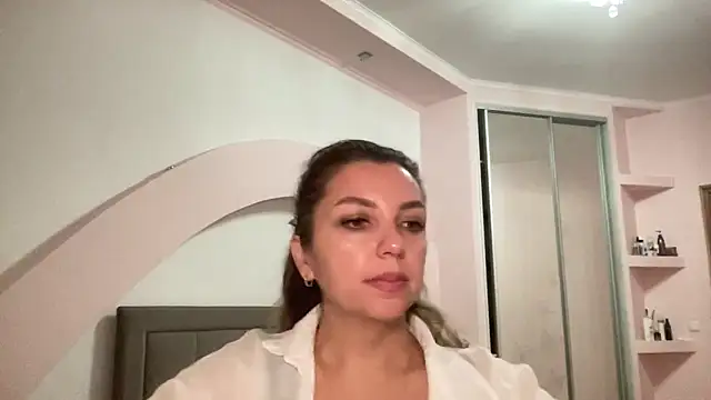 Snapshot of Beautysoul_ chatting on 10-24-25, 04:03 Beautysoul online show from 10-24-25, 04:03