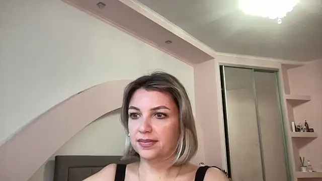 Snapshot of Beautysoul_ chatting on 10-28-25, 11:03 Beautysoul online show from 10-28-25, 11:03