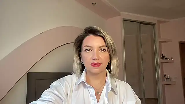 Snapshot of Beautysoul_ chatting on 11-08-25, 10:59 Beautysoul online show from 11-08-25, 10:59