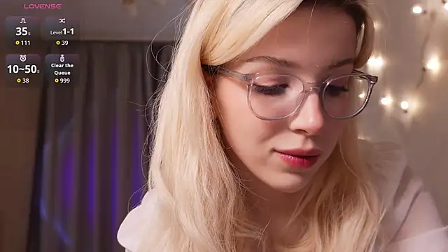 Snapshot of peachii_meow chatting on 05-01-26, 02:10 peachii meow online show from 05-01-26, 02:10