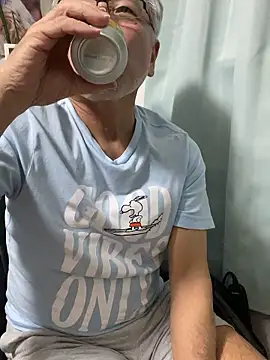 gholly2007 online show from 11-28-25, 12:41