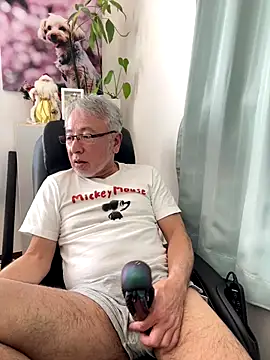 Snapshot of gholly2007 chatting on 01-13-26, 02:17 gholly2007 online show from 01-13-26, 02:17