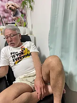 Snapshot of gholly2007 chatting on 03-16-26, 01:59 gholly2007 online show from 03-16-26, 01:59