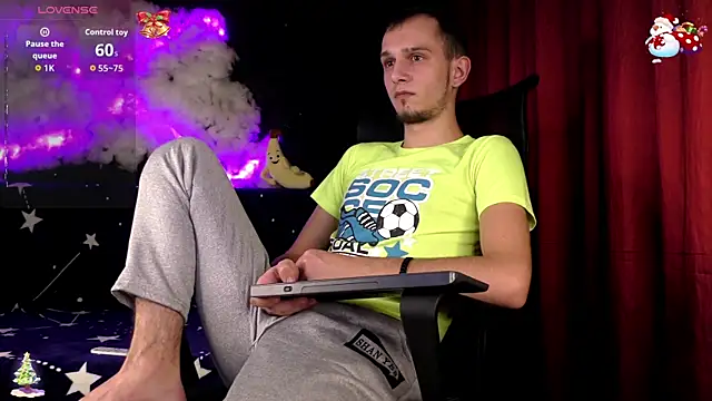 AxelMassimo online show from 12-14-25, 03:50