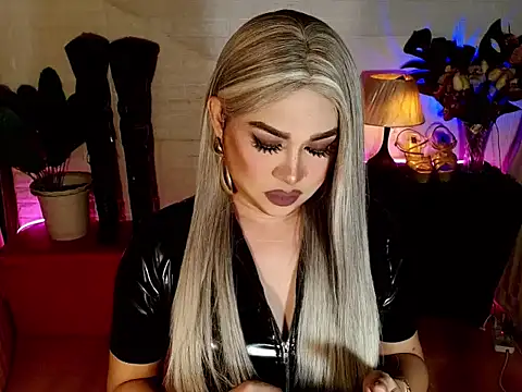 Snapshot of Pukesavurrat chatting on 11-14-25, 11:46 Pukesavurrat online show from 11-14-25, 11:46