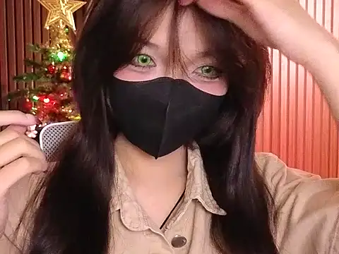 Snapshot of _____Panda_____ chatting on 11-18-25, 03:49 Panda online show from 11-18-25, 03:49