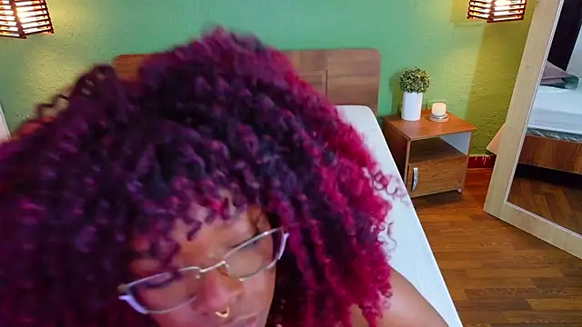 Chocolatte dreams online show from 10-10-25, 01:54