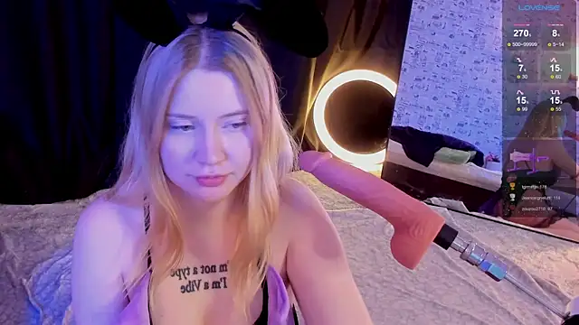 Lillie Berry online show from 11-22-25, 04:39