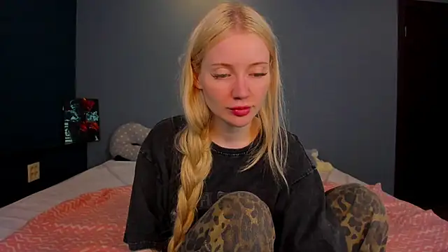 Snapshot of Lillie_Berry chatting on 07-12-26, 05:09 Lillie Berry online show from 07-12-26, 05:09