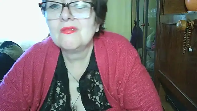 Snapshot of VeronicaGold511 chatting on 04-23-26, 06:47 VeronicaGold511 online show from 04-23-26, 06:47