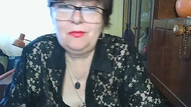 Snapshot of VeronicaGold511 chatting on 05-20-26, 07:14 VeronicaGold511 online show from 05-20-26, 07:14