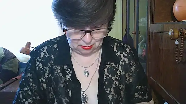 Snapshot of VeronicaGold511 chatting on 05-27-26, 06:54 VeronicaGold511 online show from 05-27-26, 06:54