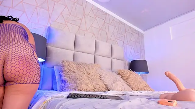 Yara Bliss  online show from 01-10-26, 04:53