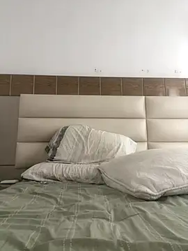 Luisito2605 online show from 10-06-25, 06:27