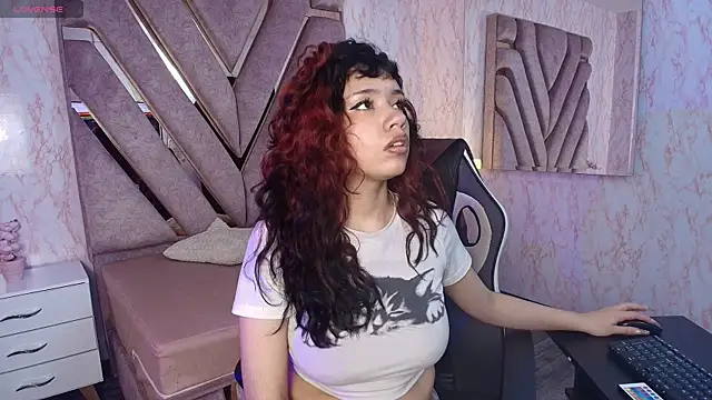 Snapshot of redd_pandaa chatting on 07-22-26, 03:20 redd pandaa online show from 07-22-26, 03:20