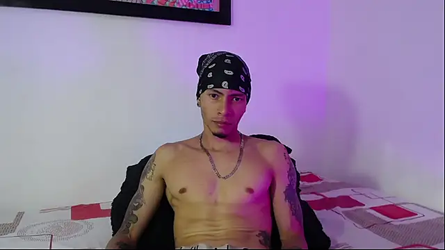 Snapshot of Daniel_laverde chatting on 09-14-25, 08:52 Daniel laverde online show from 09-14-25, 08:52