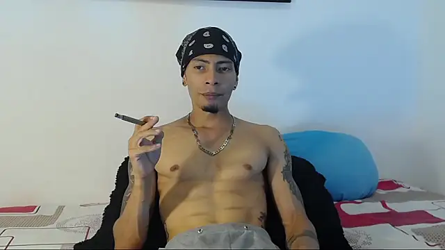 Snapshot of Daniel_laverde chatting on 09-17-25, 06:53 Daniel laverde online show from 09-17-25, 06:53