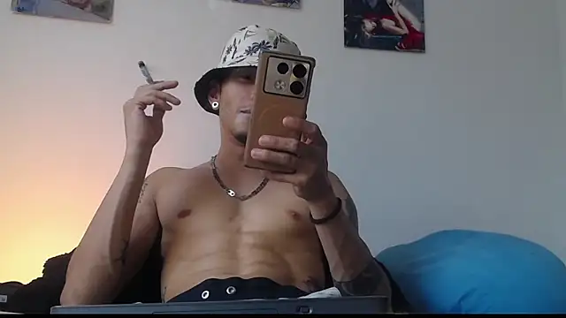Snapshot of Daniel_laverde chatting on 10-17-25, 06:21 Daniel laverde online show from 10-17-25, 06:21
