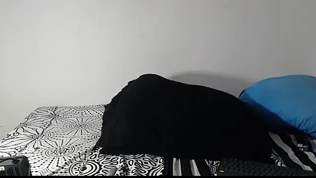 Snapshot of Daniel_laverde chatting on 10-19-25, 08:42 Daniel laverde online show from 10-19-25, 08:42