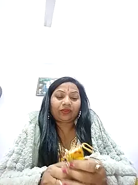 Snapshot of Cute-Janvi20 chatting on 11-25-25, 03:56 Cute-Janvi20 online show from 11-25-25, 03:56