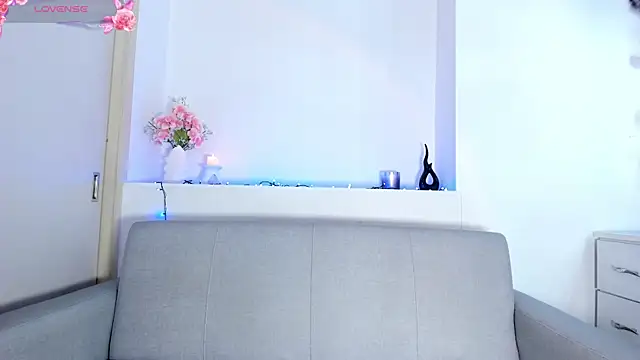 Snapshot of Alykass chatting on 11-18-25, 02:21 Alykass online show from 11-18-25, 02:21