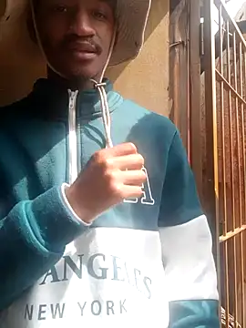 Snapshot of gemini_loops chatting on 11-10-25, 12:15 gemini loops online show from 11-10-25, 12:15