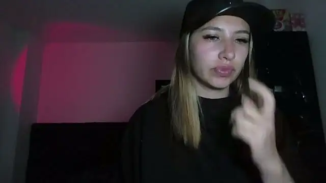 Snapshot of AriaBliss- chatting on 01-11-26, 03:50 AriaBliss- online show from 01-11-26, 03:50