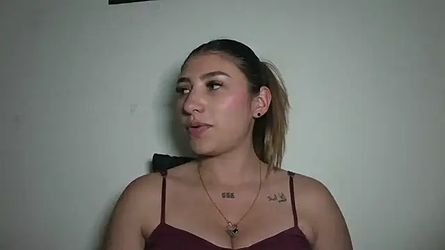 Snapshot of AriaBliss- chatting on 05-18-26, 08:47 AriaBliss- online show from 05-18-26, 08:47