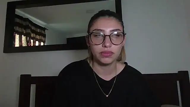 Snapshot of AriaBliss- chatting on 05-25-26, 06:58 AriaBliss- online show from 05-25-26, 06:58