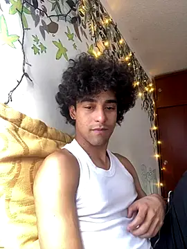 Snapshot of Oliver_11Ed chatting on 12-13-25, 09:31 Oliver 11Ed online show from 12-13-25, 09:31