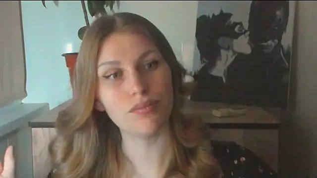 Snapshot of JuliaMuuun chatting on 03-18-26, 09:18 JuliaMuuun online show from 03-18-26, 09:18