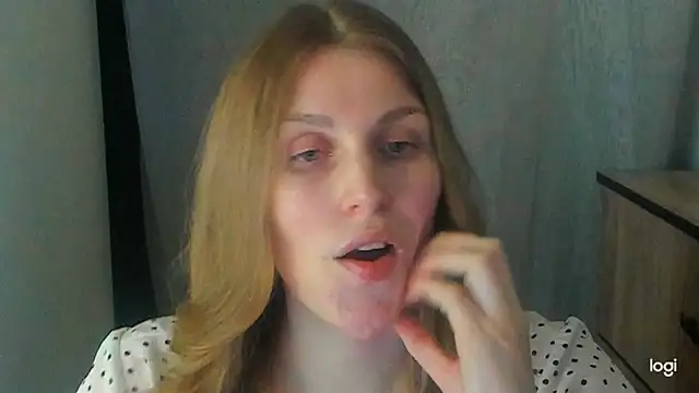 JuliaMuuun online show from 06-09-26, 08:42